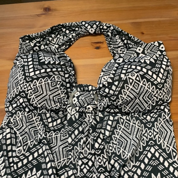 Guilty long, strapless, low back, padded cups, stretchy, wrinkle free resortwear - Picture 6 of 13